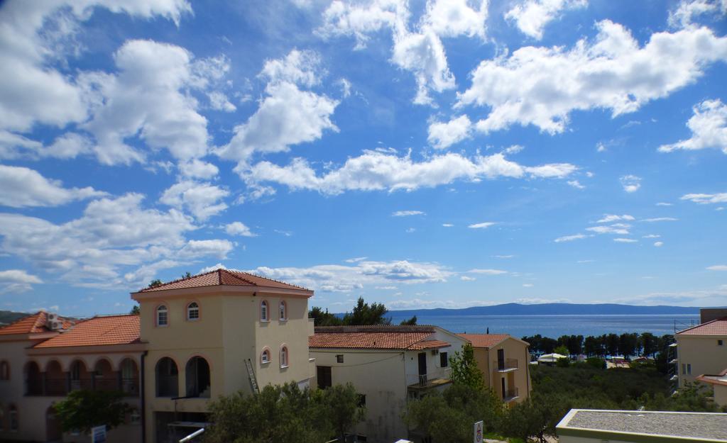 Apartments Hermes Tucepi Exterior photo