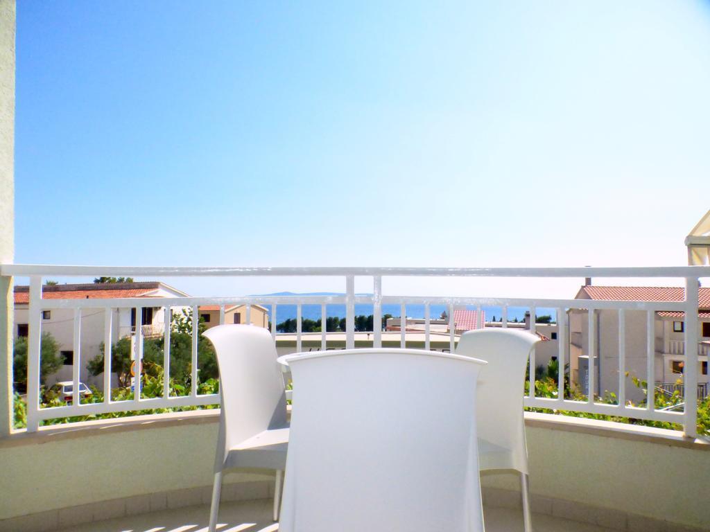 Apartments Hermes Tucepi Exterior photo
