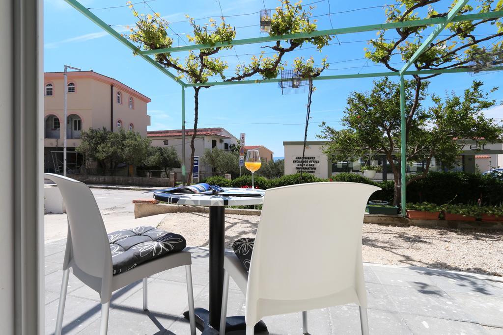Apartments Hermes Tucepi Exterior photo