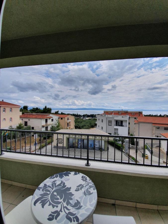 Apartments Hermes Tucepi Exterior photo